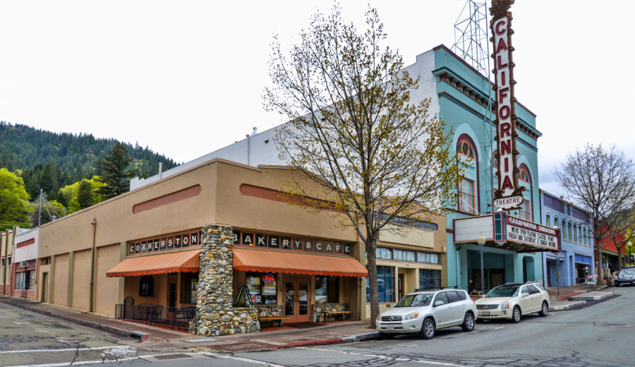 Cornerstone Bakery and Cafe in Dunsmuir ReallyRedding