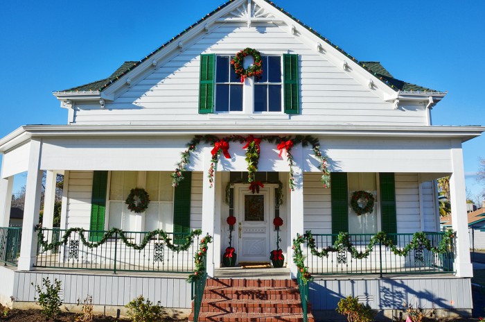 Eaton House front Christmas 1280