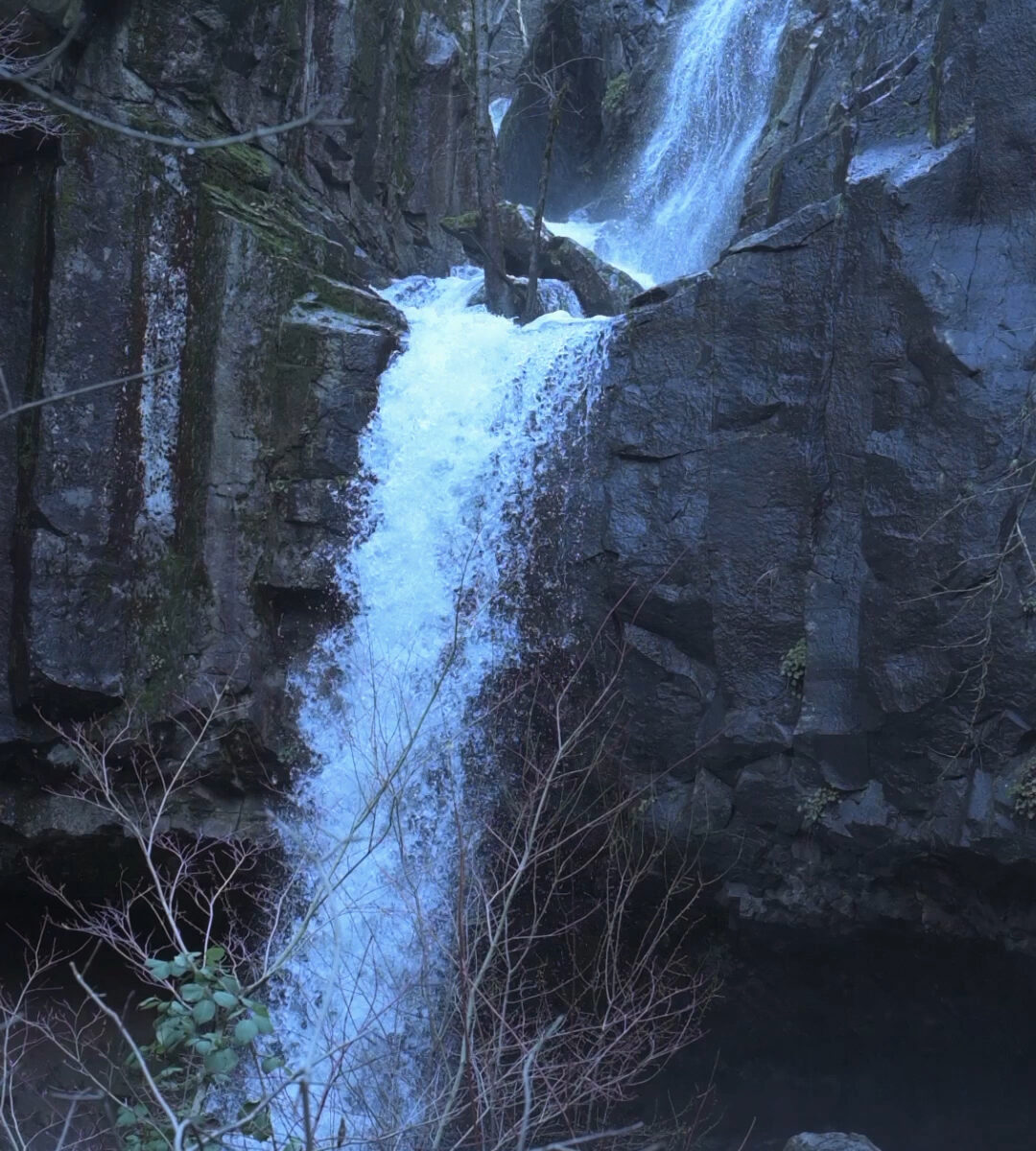 Hedge Creek Falls photo by Skip Murphy